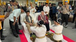 Tiba Di Ternate, Kapolda Malut Brigjen Pol Arif Disambut Adat ‘Joko Kaha’ 